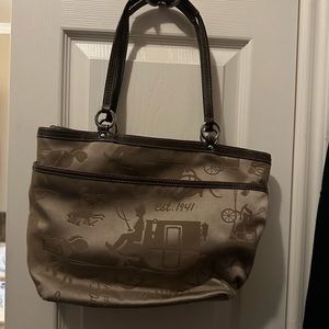 Beautiful like new coach bag ❤️